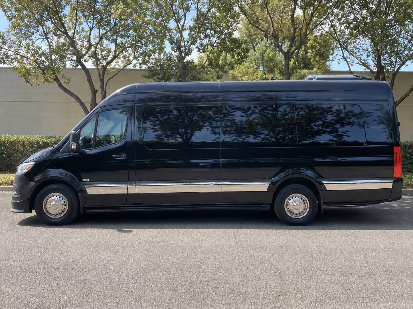 mobile wine tour transportation